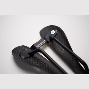 MVMT M-Gold Ultralight 65g Road Bike Carbon Saddle - Image 3